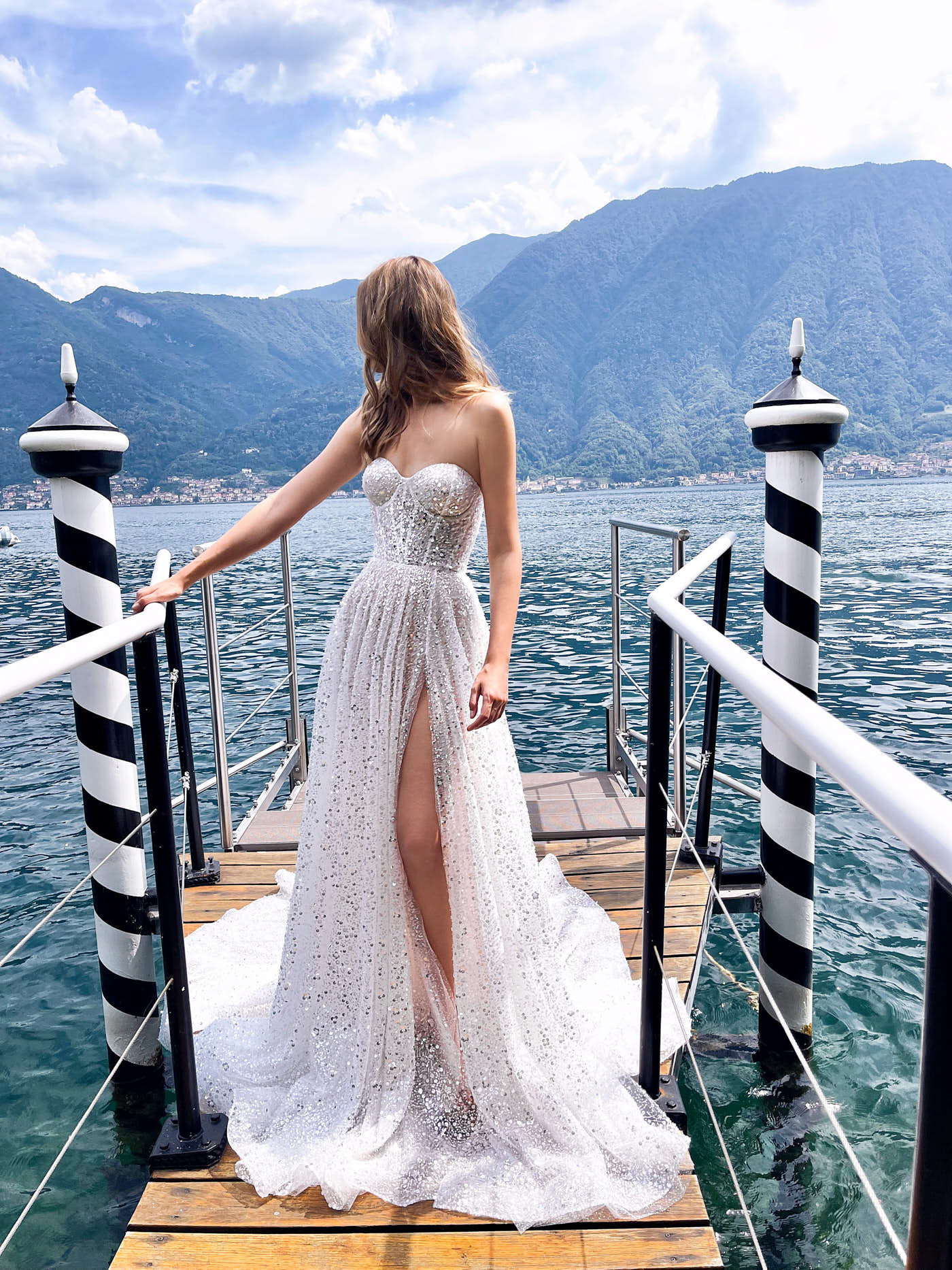 8 mẫu váy cưới đuôi cá dài đẹp nhất 2020 cho cô dâu